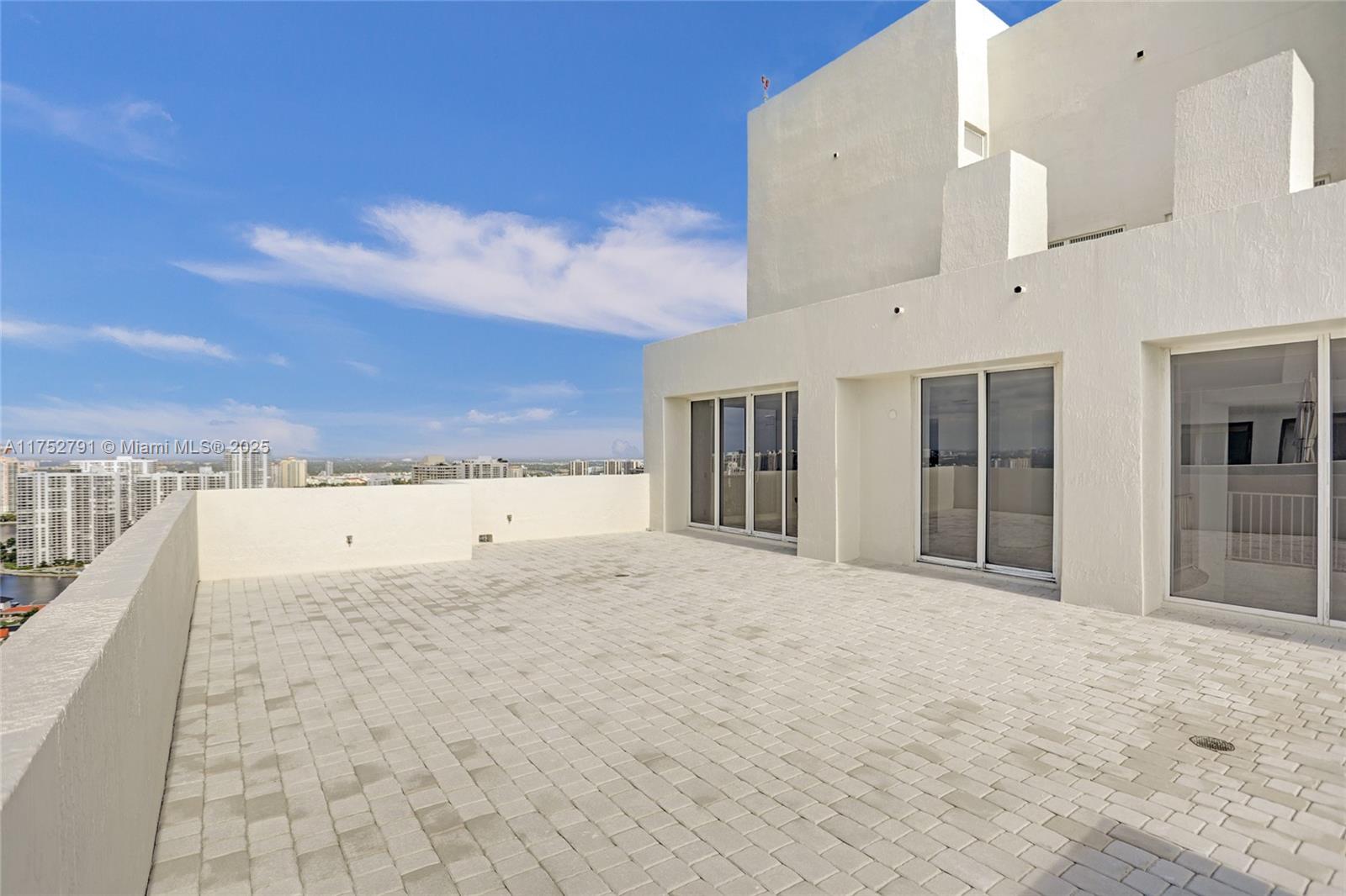 19111 Collins Ave Unit: PH4