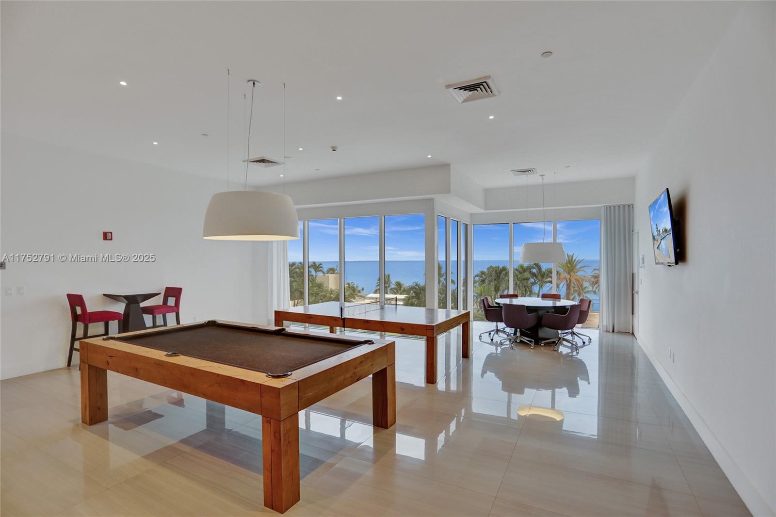 19111 Collins Ave Unit: PH4