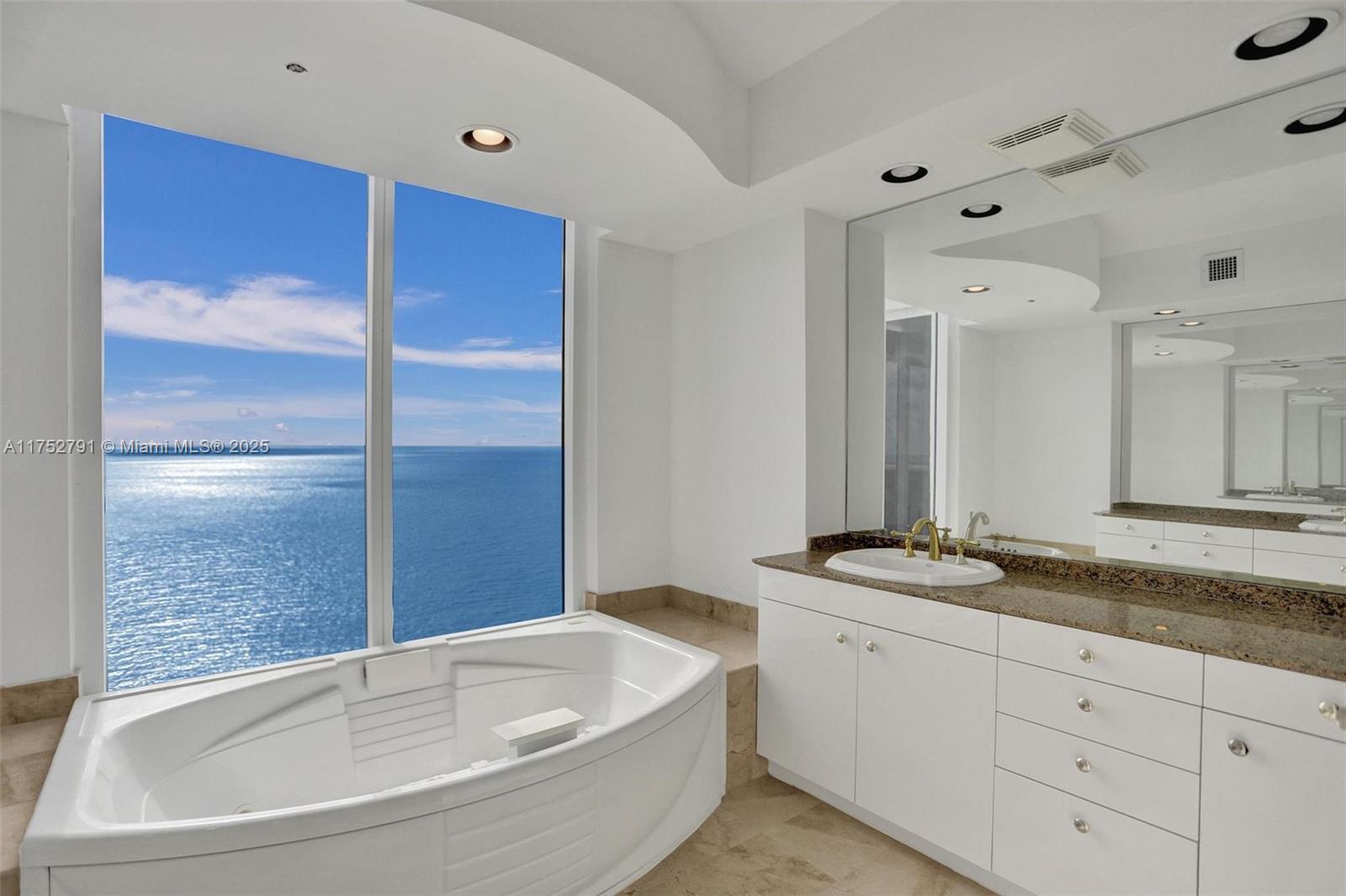 19111 Collins Ave Unit: PH4