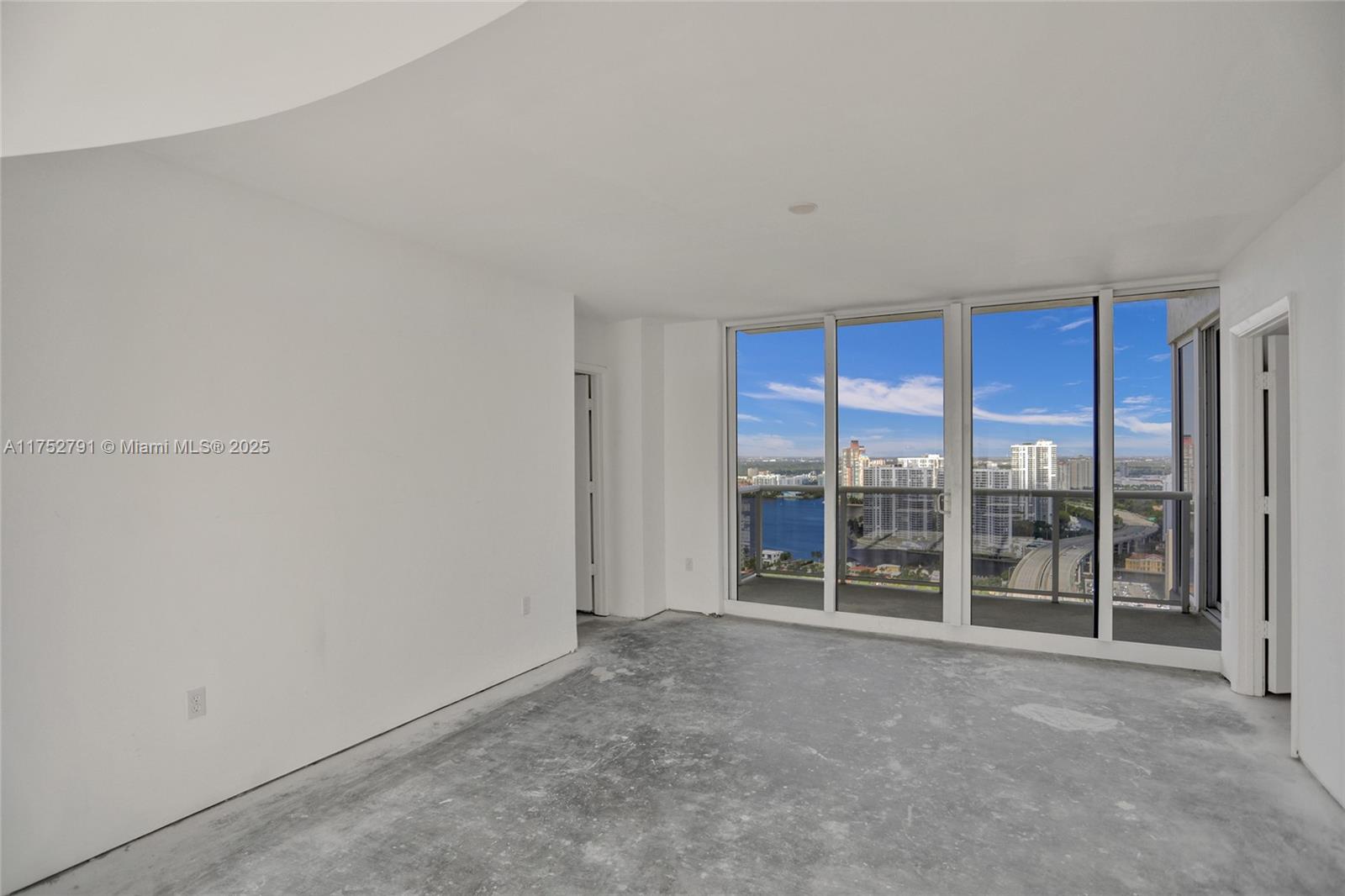 19111 Collins Ave Unit: PH4