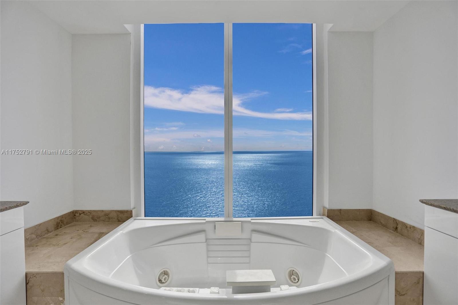 19111 Collins Ave Unit: PH4