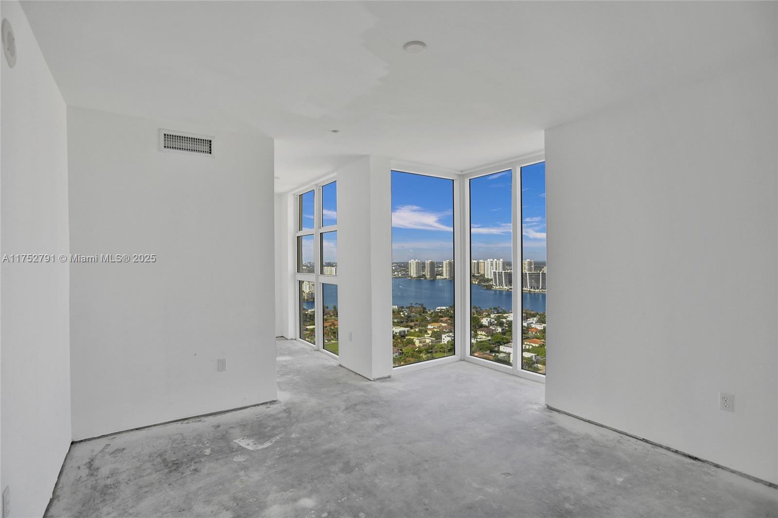 19111 Collins Ave Unit: PH4