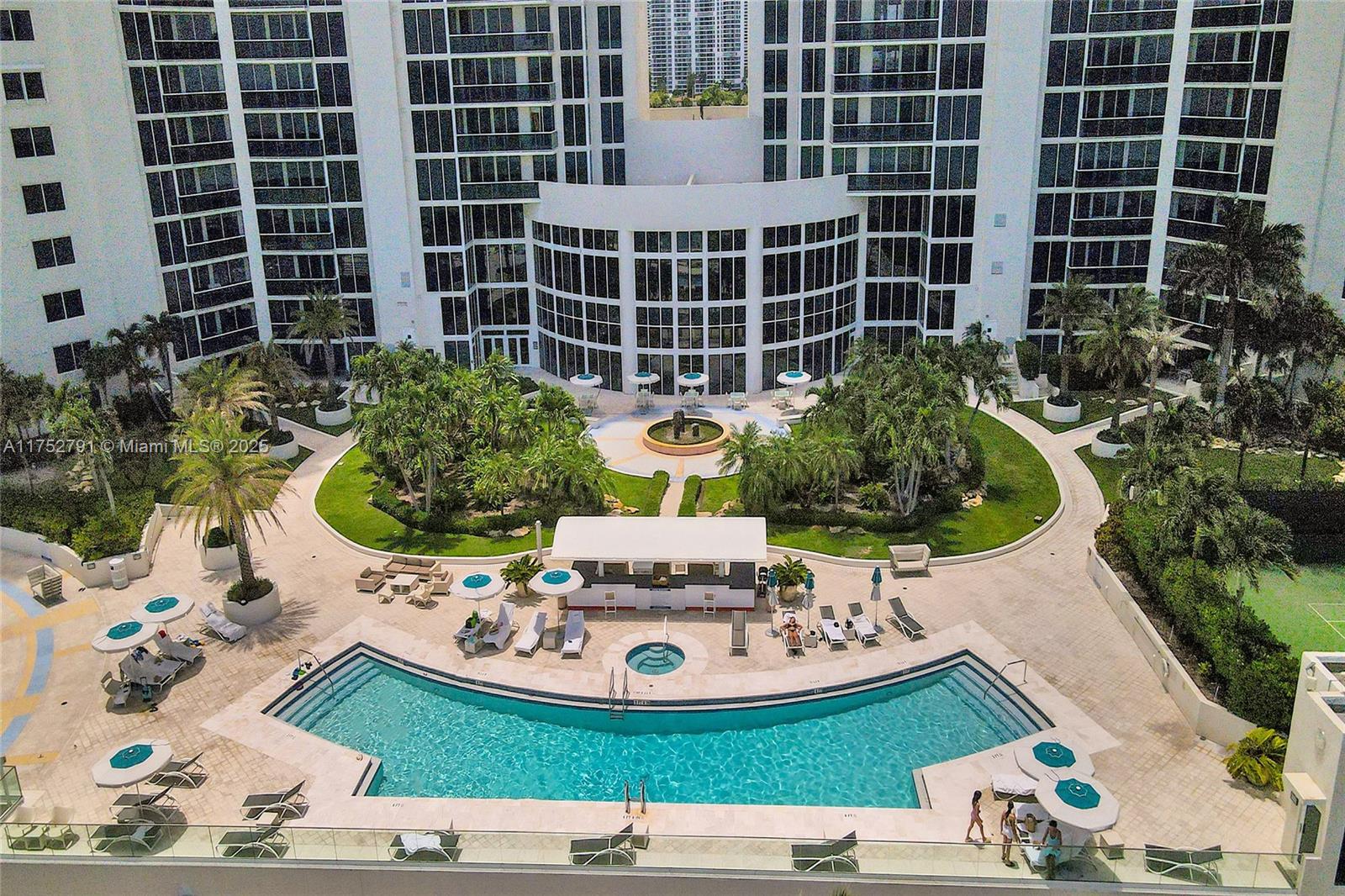 19111 Collins Ave Unit: PH4