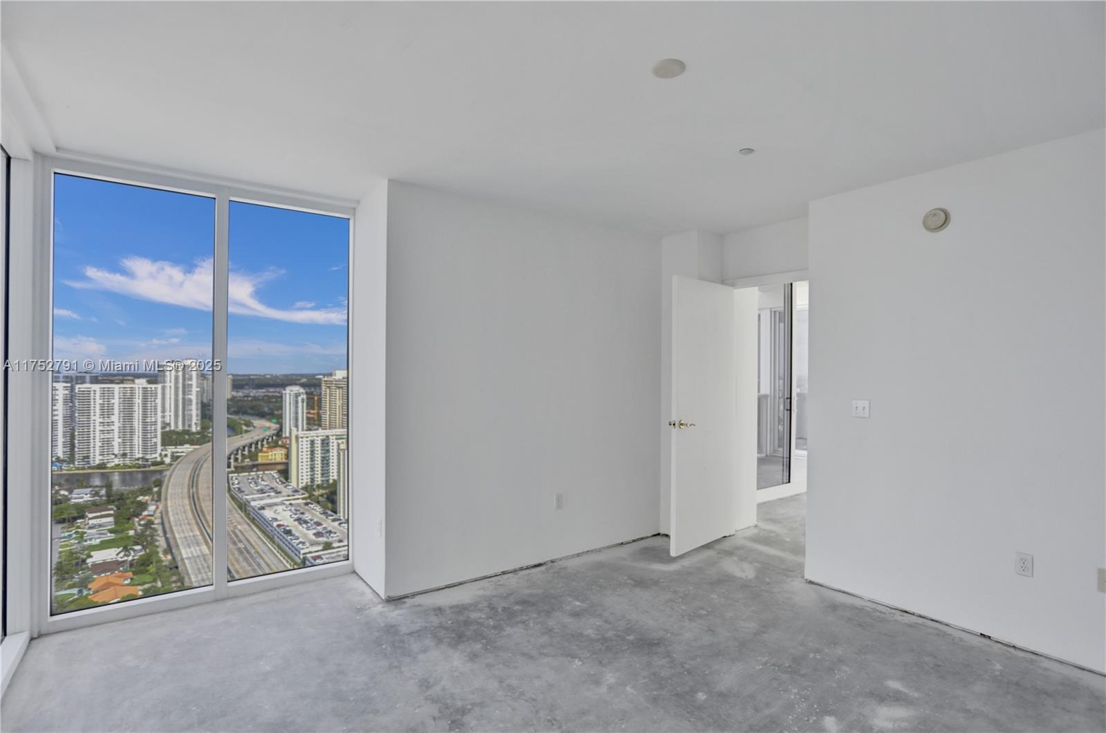 19111 Collins Ave Unit: PH4