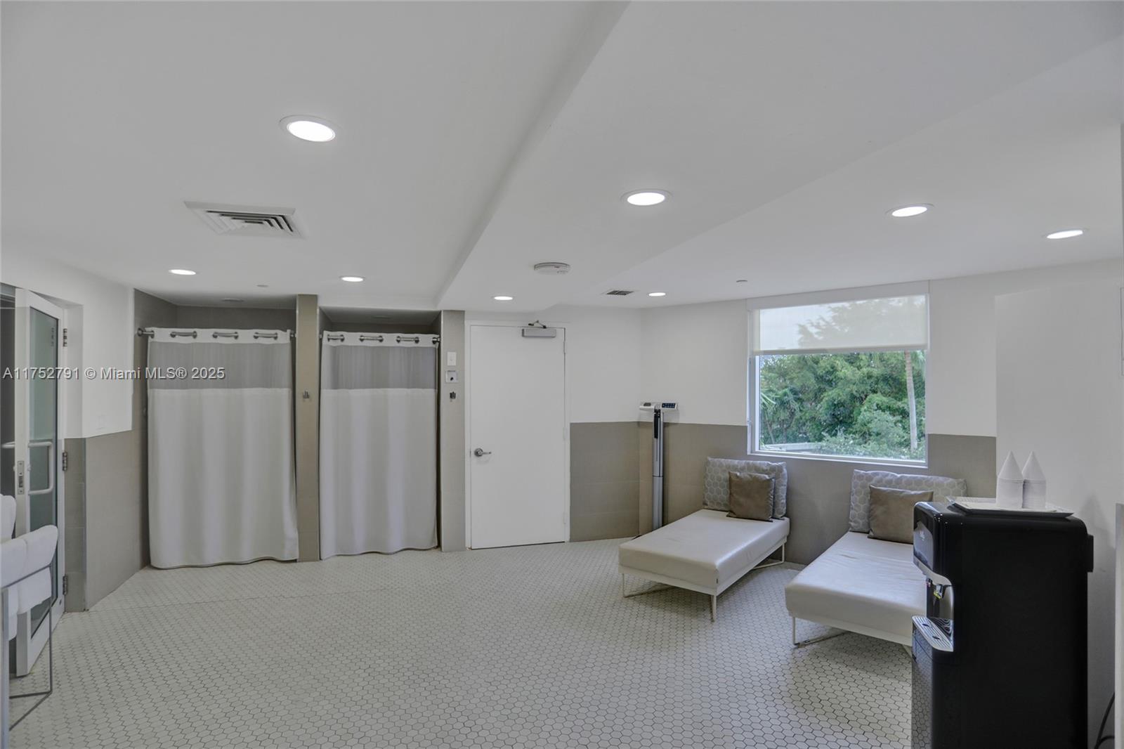 19111 Collins Ave Unit: PH4