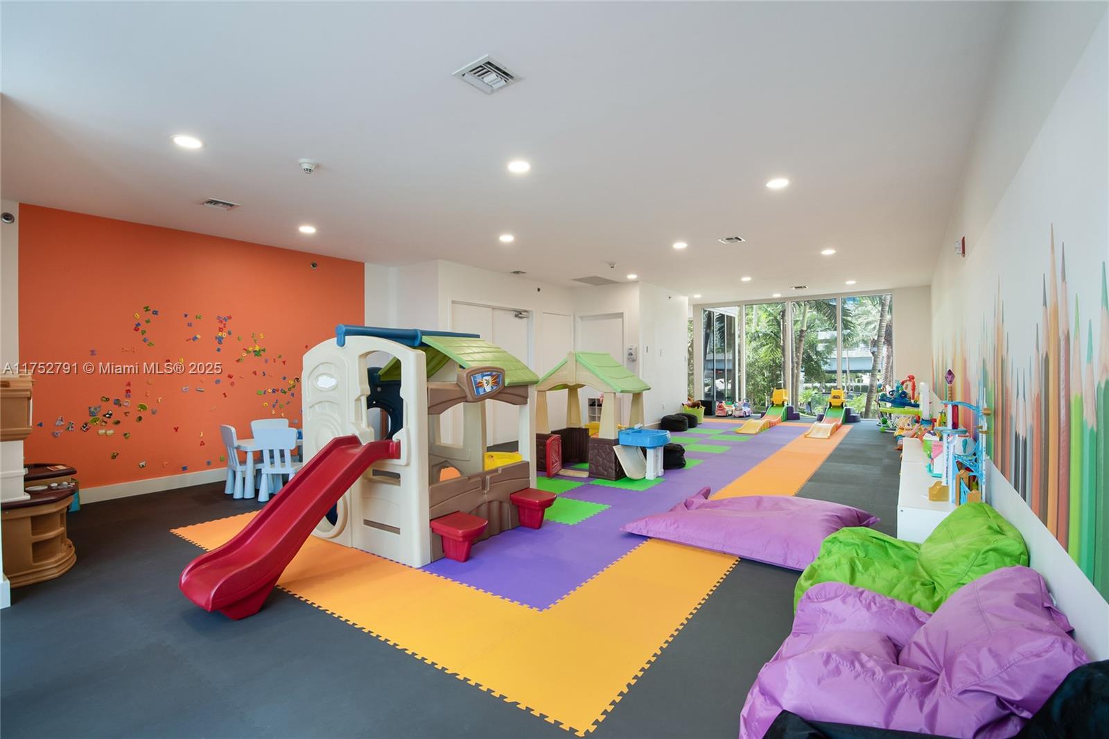 19111 Collins Ave Unit: PH4
