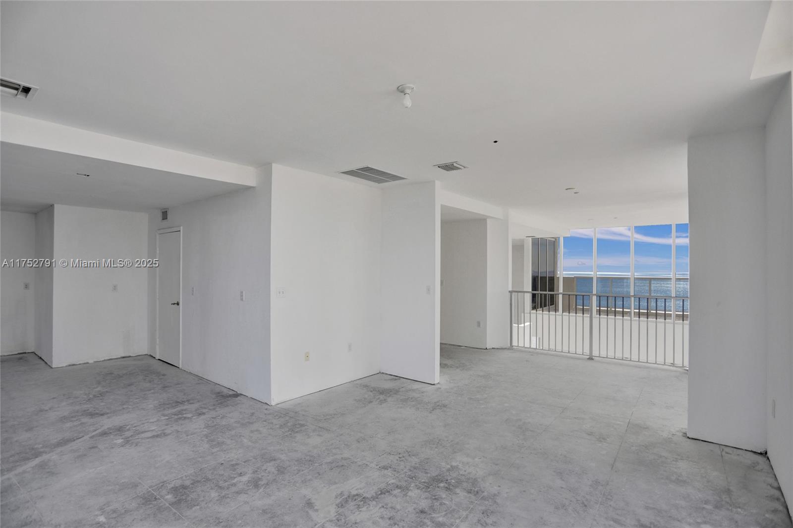 19111 Collins Ave Unit: PH4