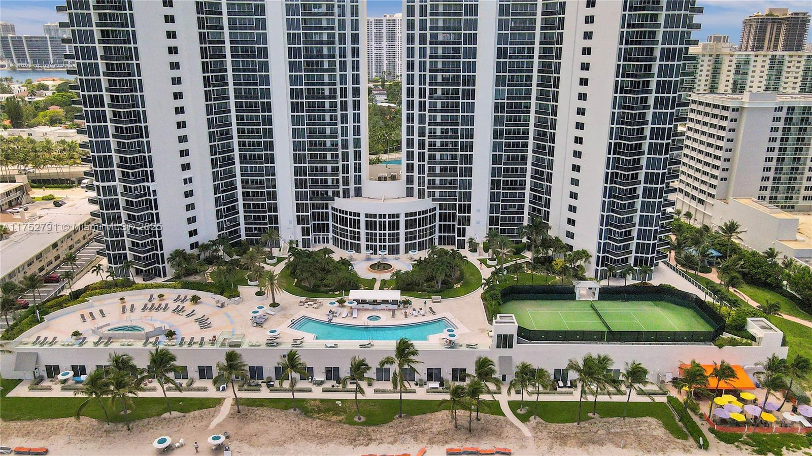 19111 Collins Ave Unit: PH4
