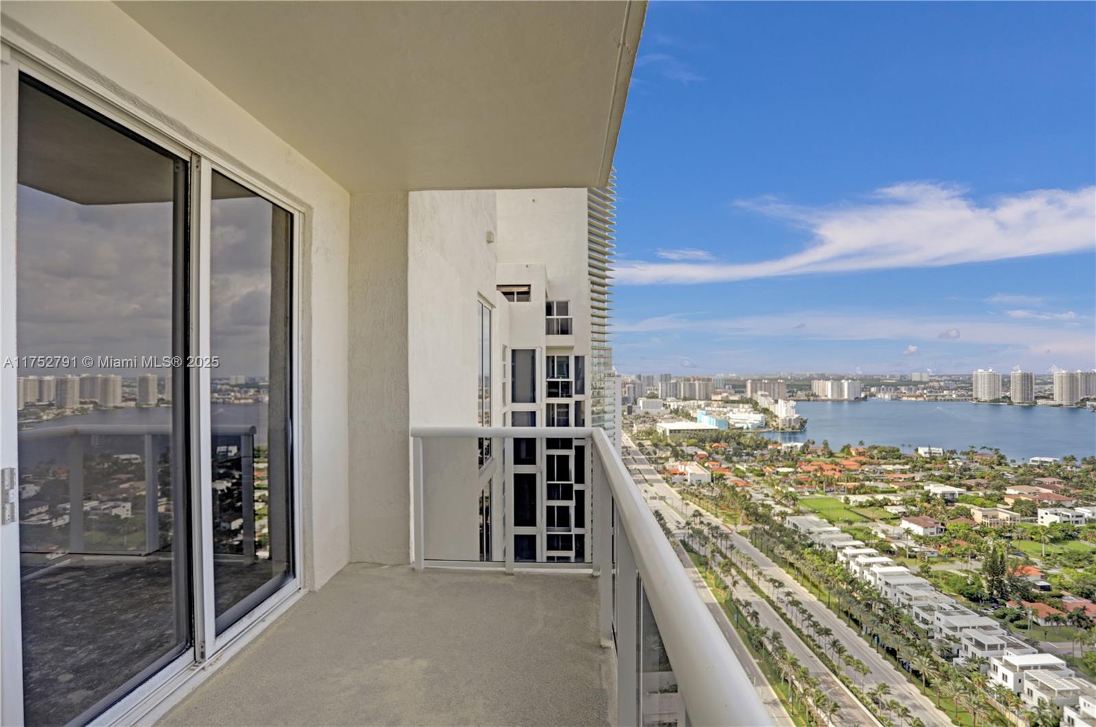 19111 Collins Ave Unit: PH4