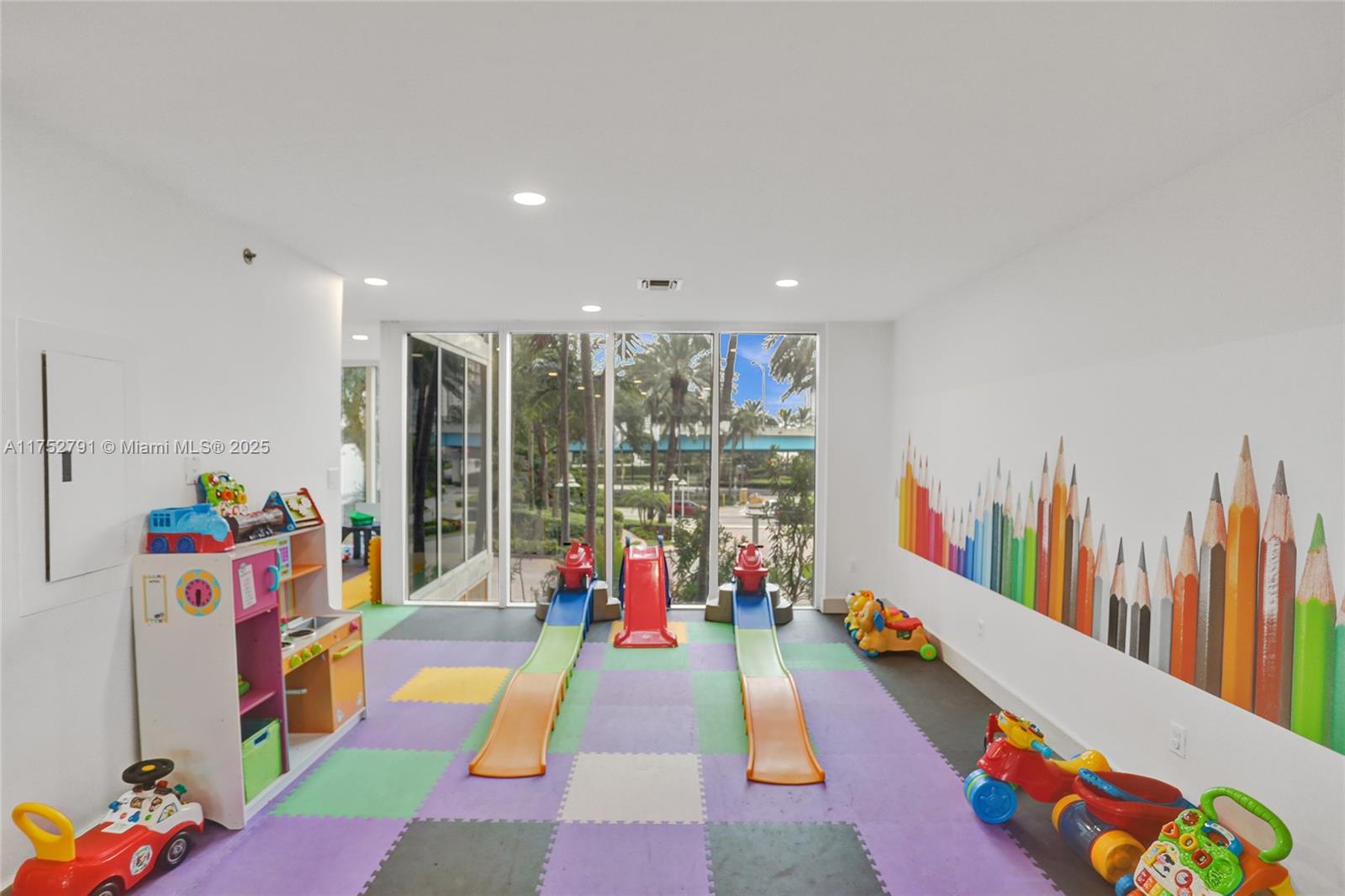 19111 Collins Ave Unit: PH4