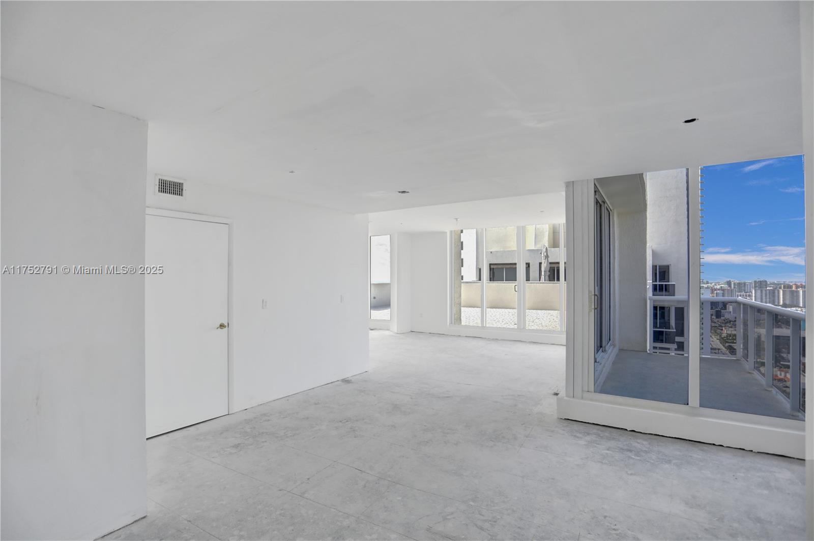 19111 Collins Ave Unit: PH4