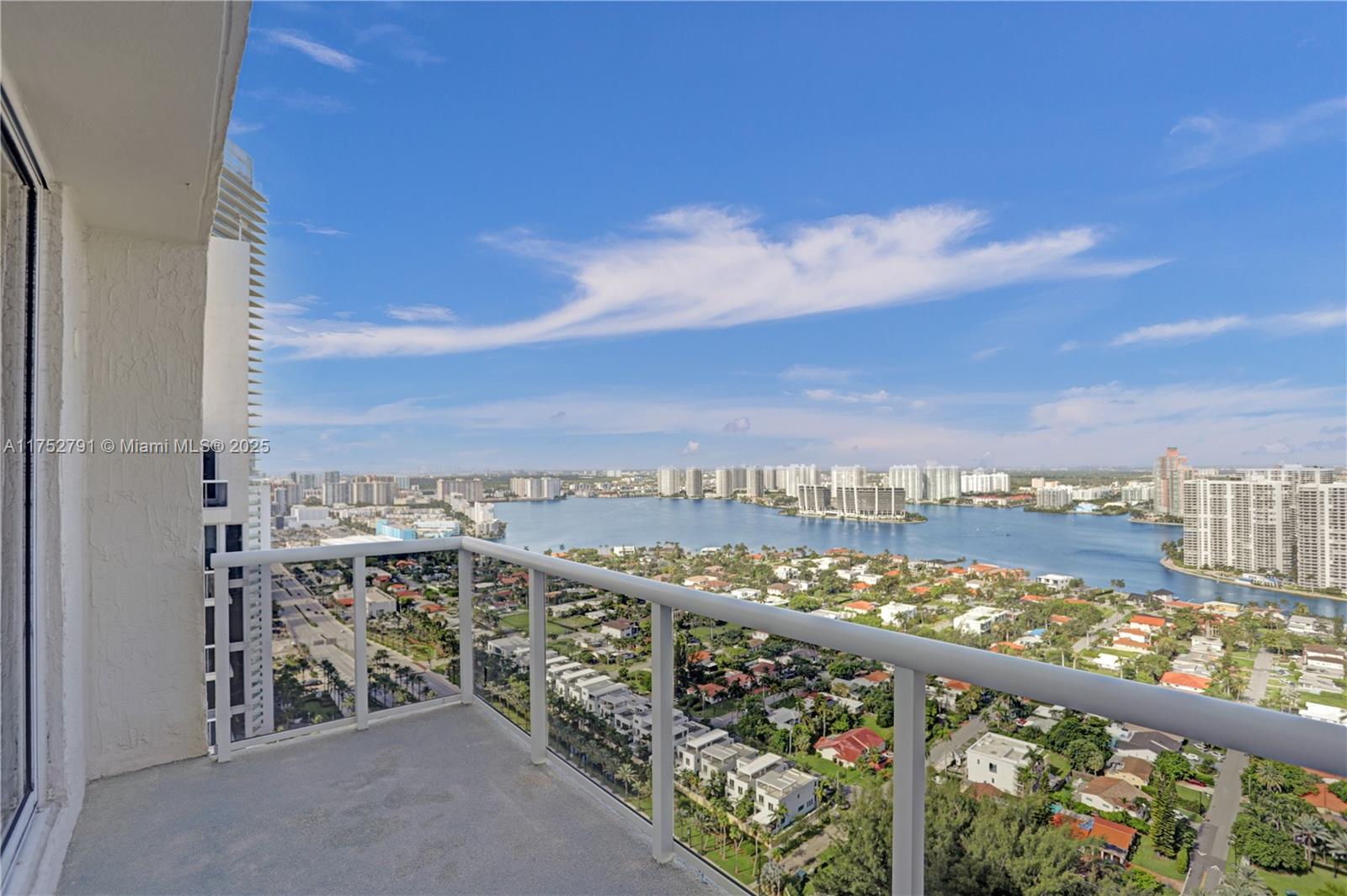 19111 Collins Ave Unit: PH4