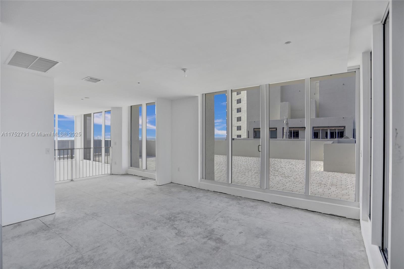 19111 Collins Ave Unit: PH4