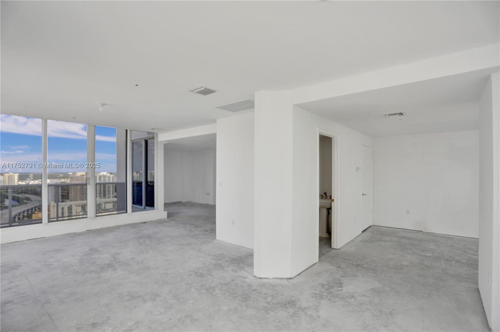 19111 Collins Ave Unit: PH4