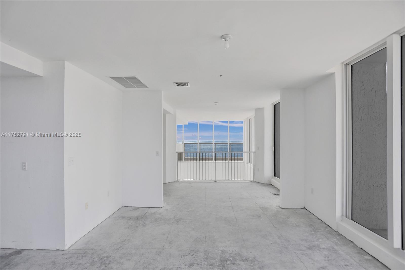 19111 Collins Ave Unit: PH4