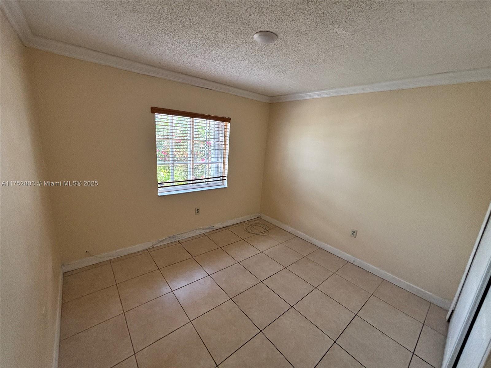 3162 W 69th Pl