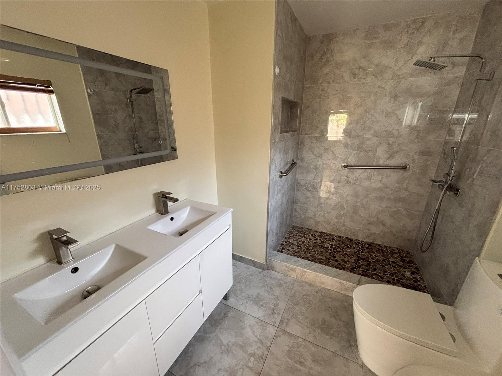 3162 W 69th Pl