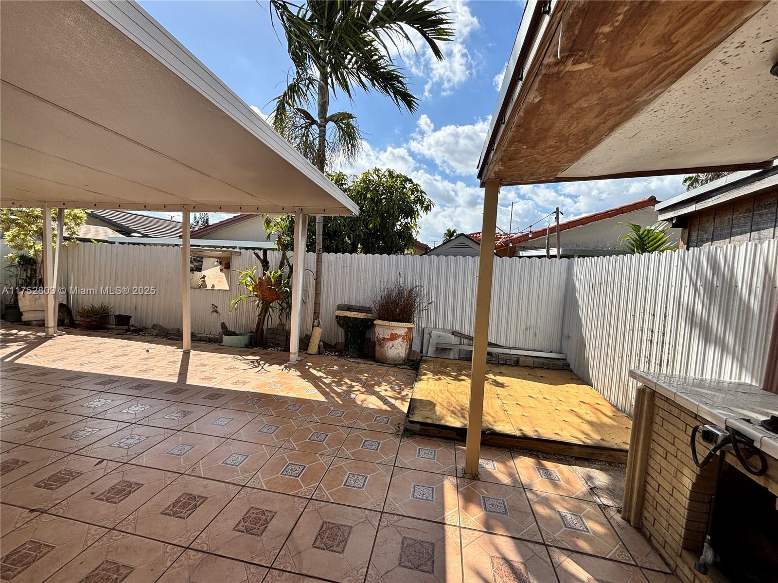 3162 W 69th Pl