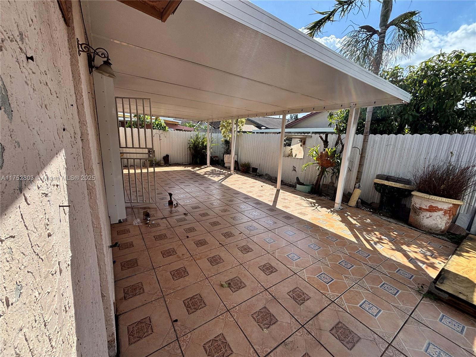 3162 W 69th Pl