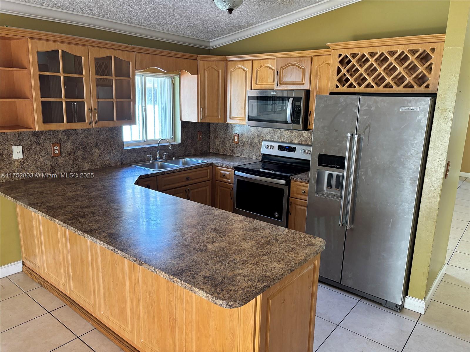 3162 W 69th Pl