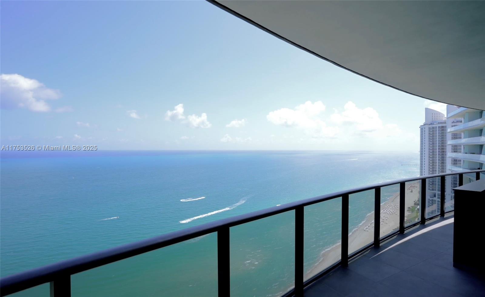 18555 Collins Ave # 3601