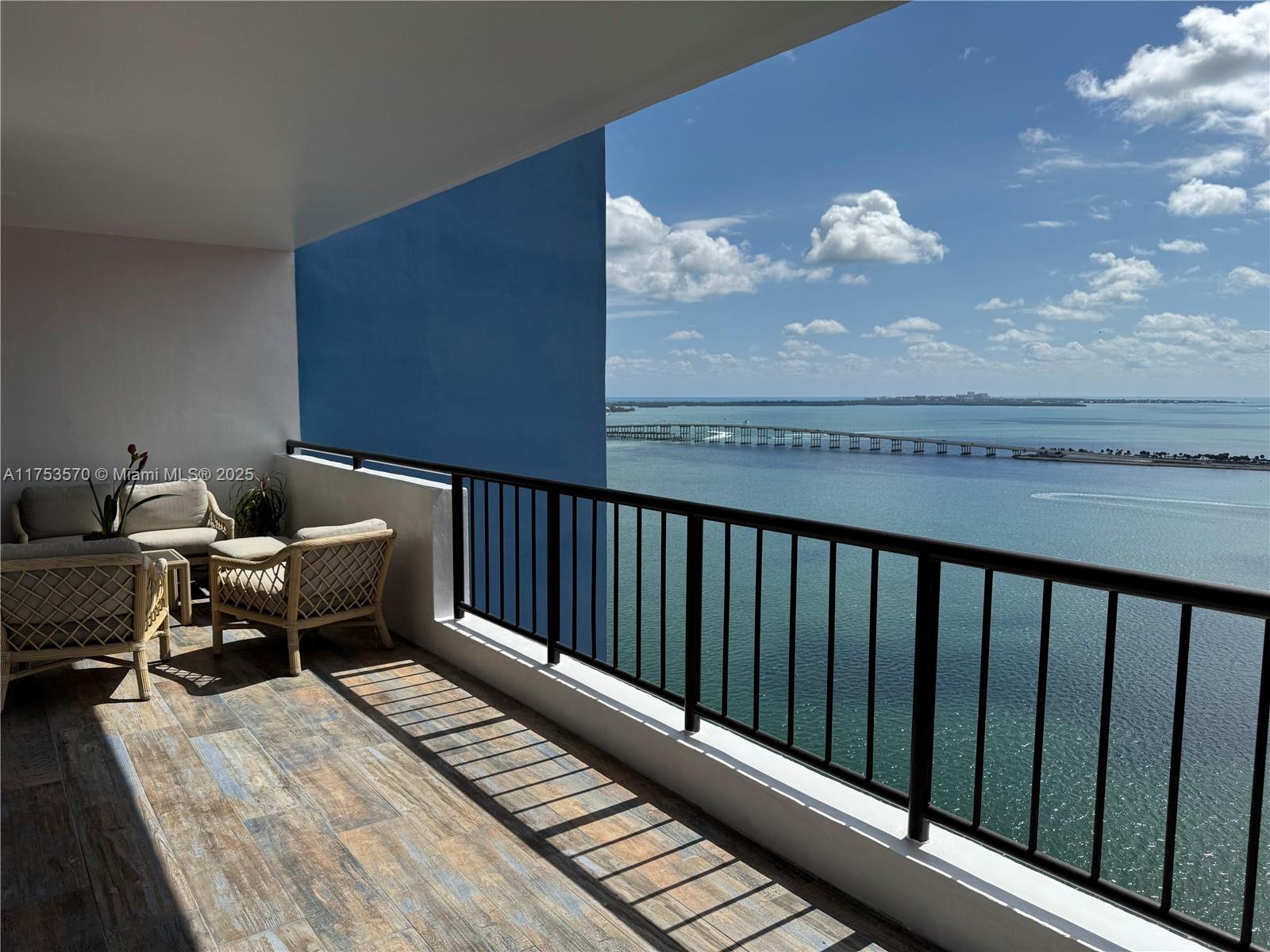 1581 Brickell Ave # 105 Unit: PH-105