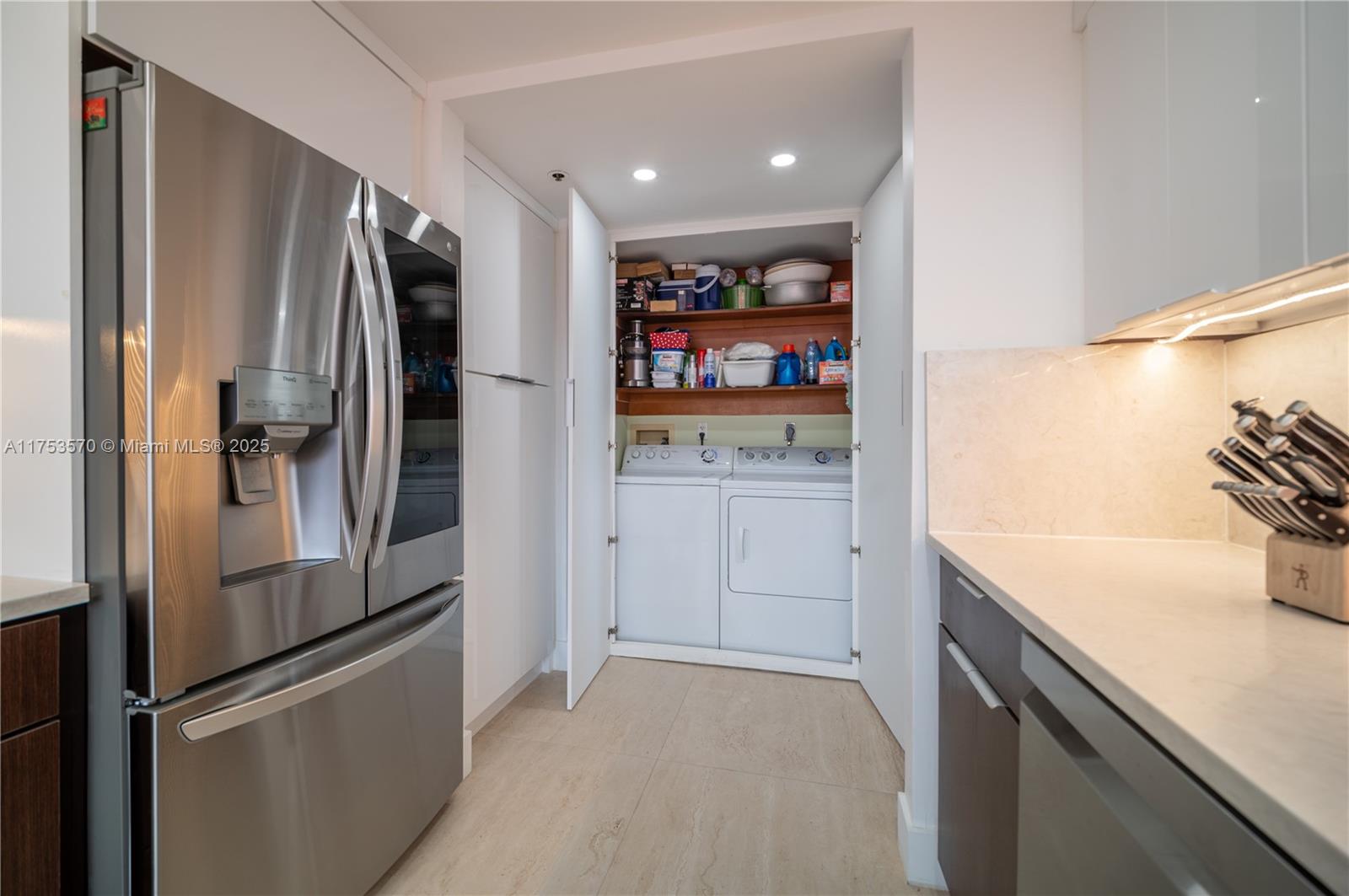 1581 Brickell Ave # 105 Unit: PH-105