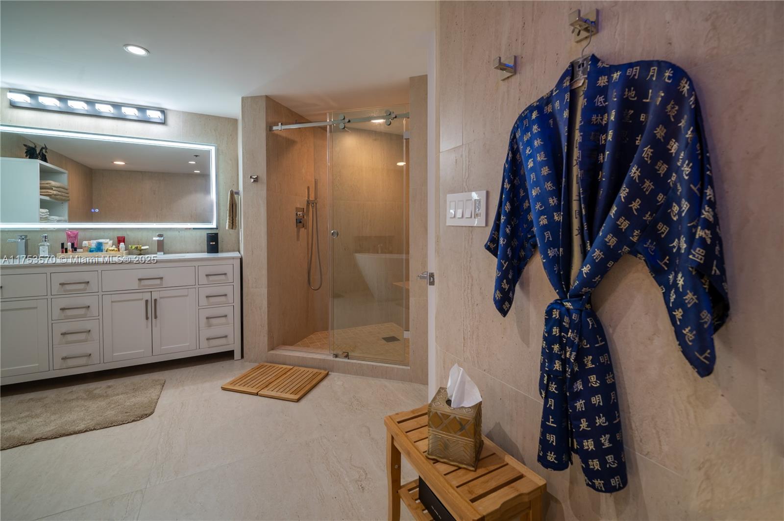 1581 Brickell Ave # 105 Unit: PH-105