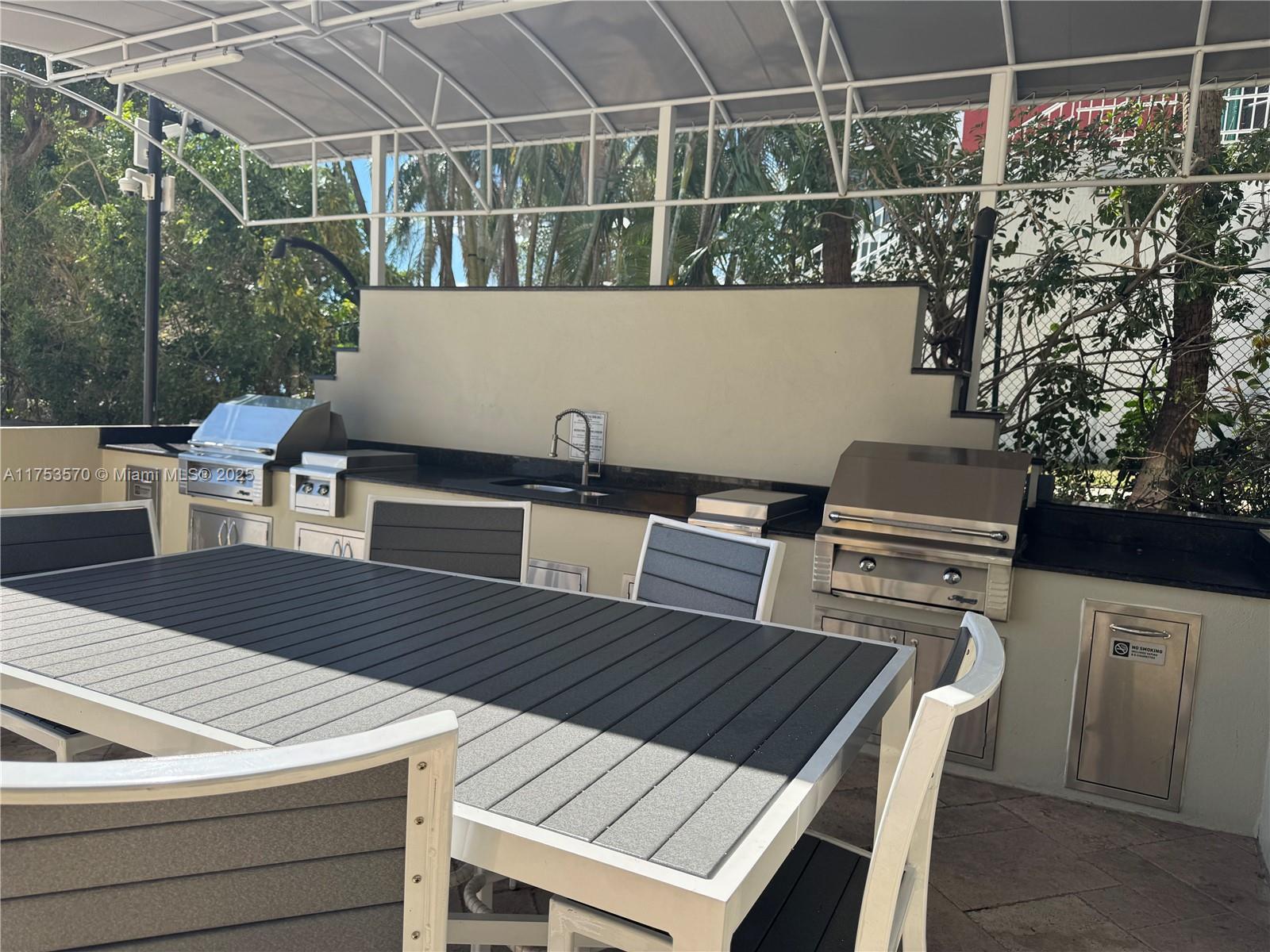 1581 Brickell Ave # 105 Unit: PH-105