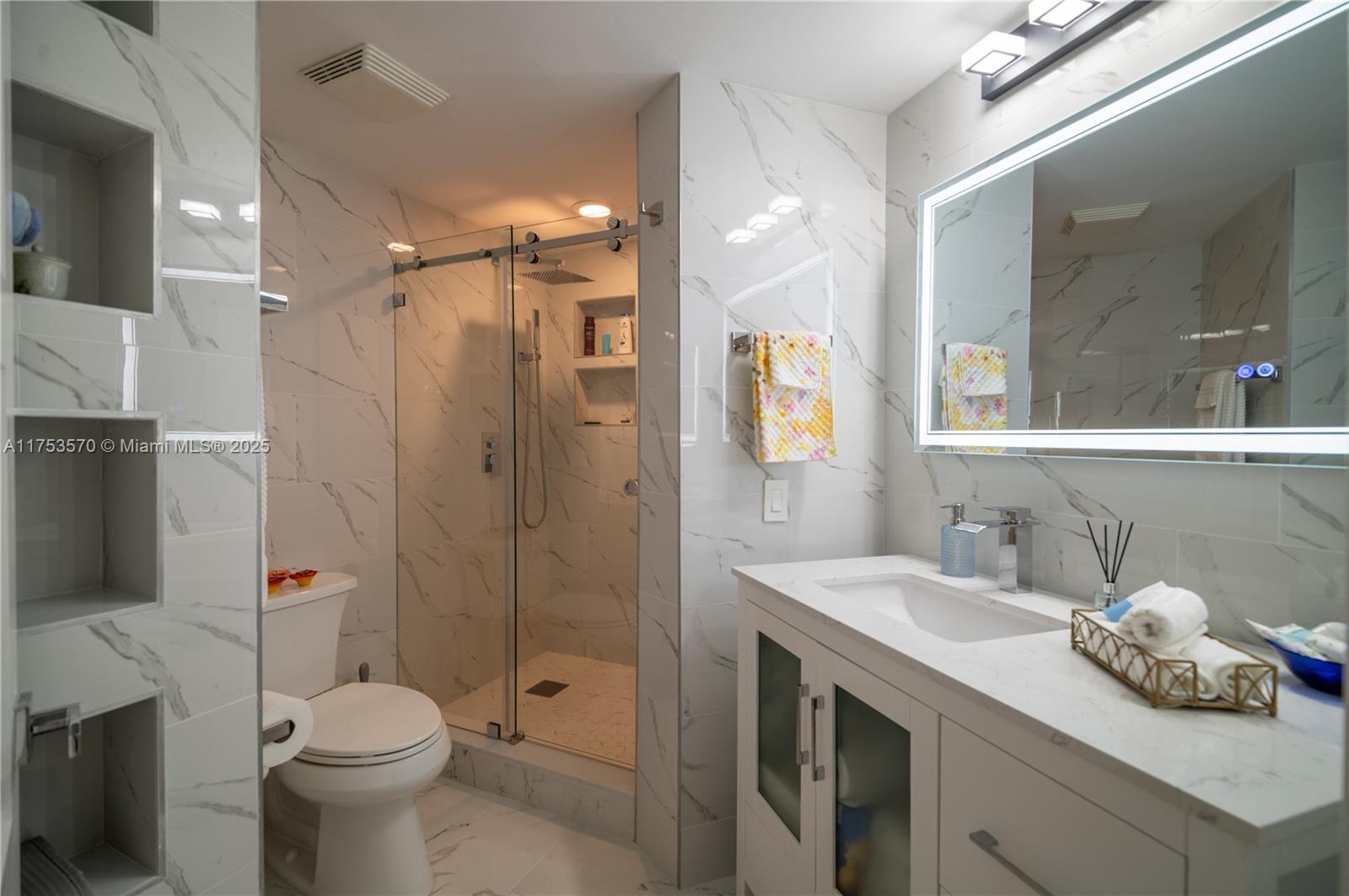 1581 Brickell Ave # 105 Unit: PH-105