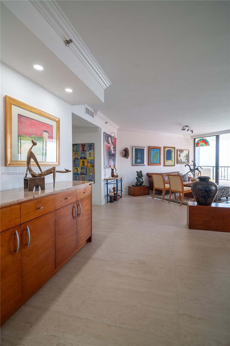1581 Brickell Ave # 105 Unit: PH-105