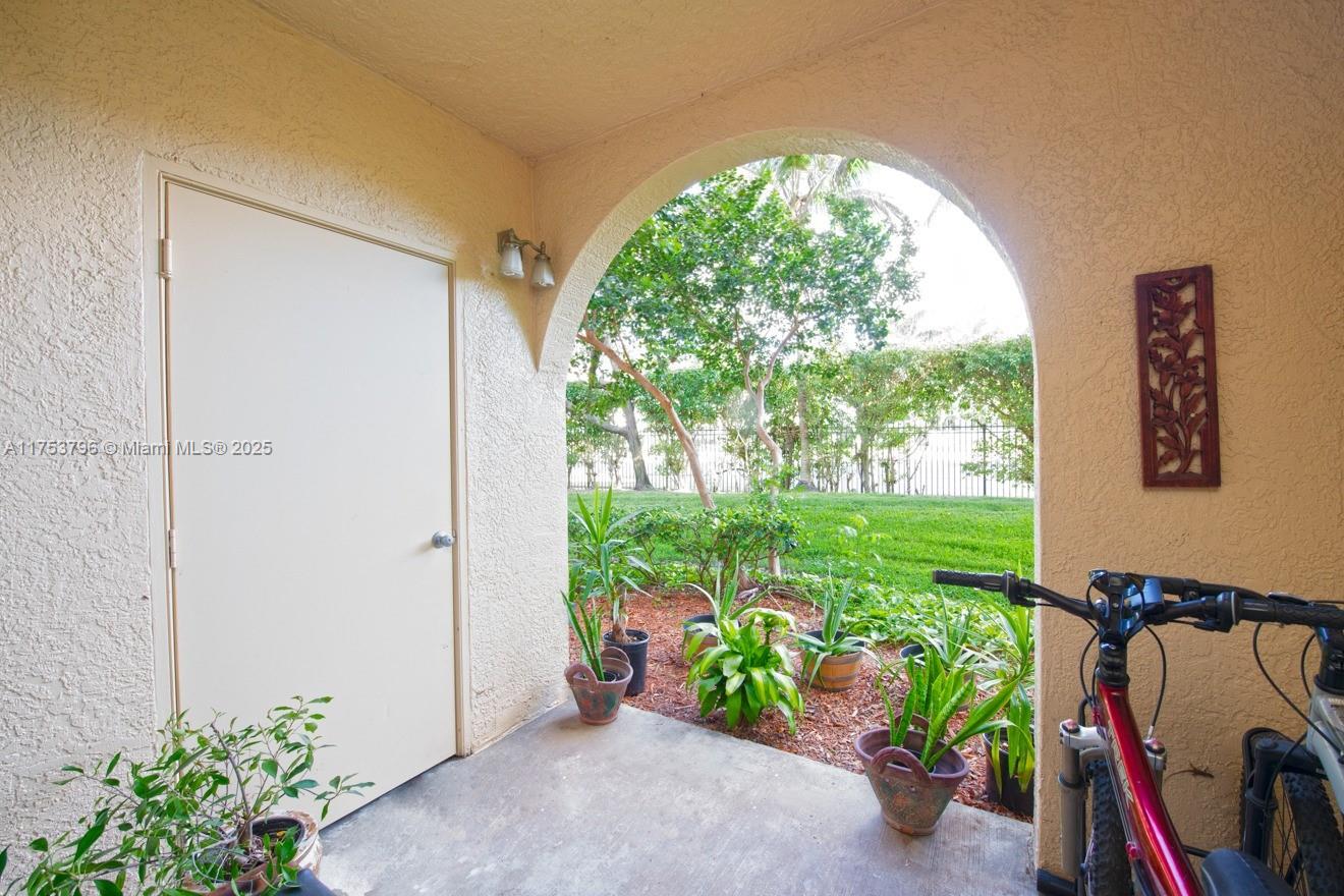2516 Centergate Dr # 102