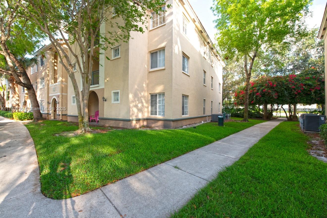 2516 Centergate Dr # 102