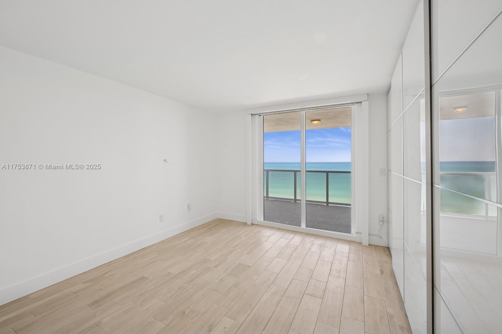 6423 Collins Ave # 1006