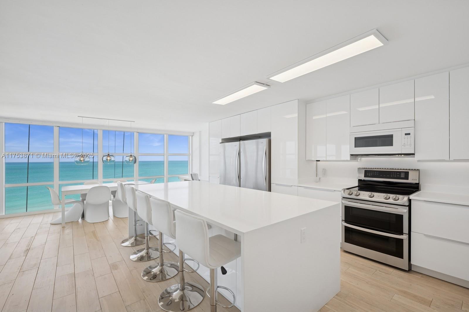 6423 Collins Ave # 1006