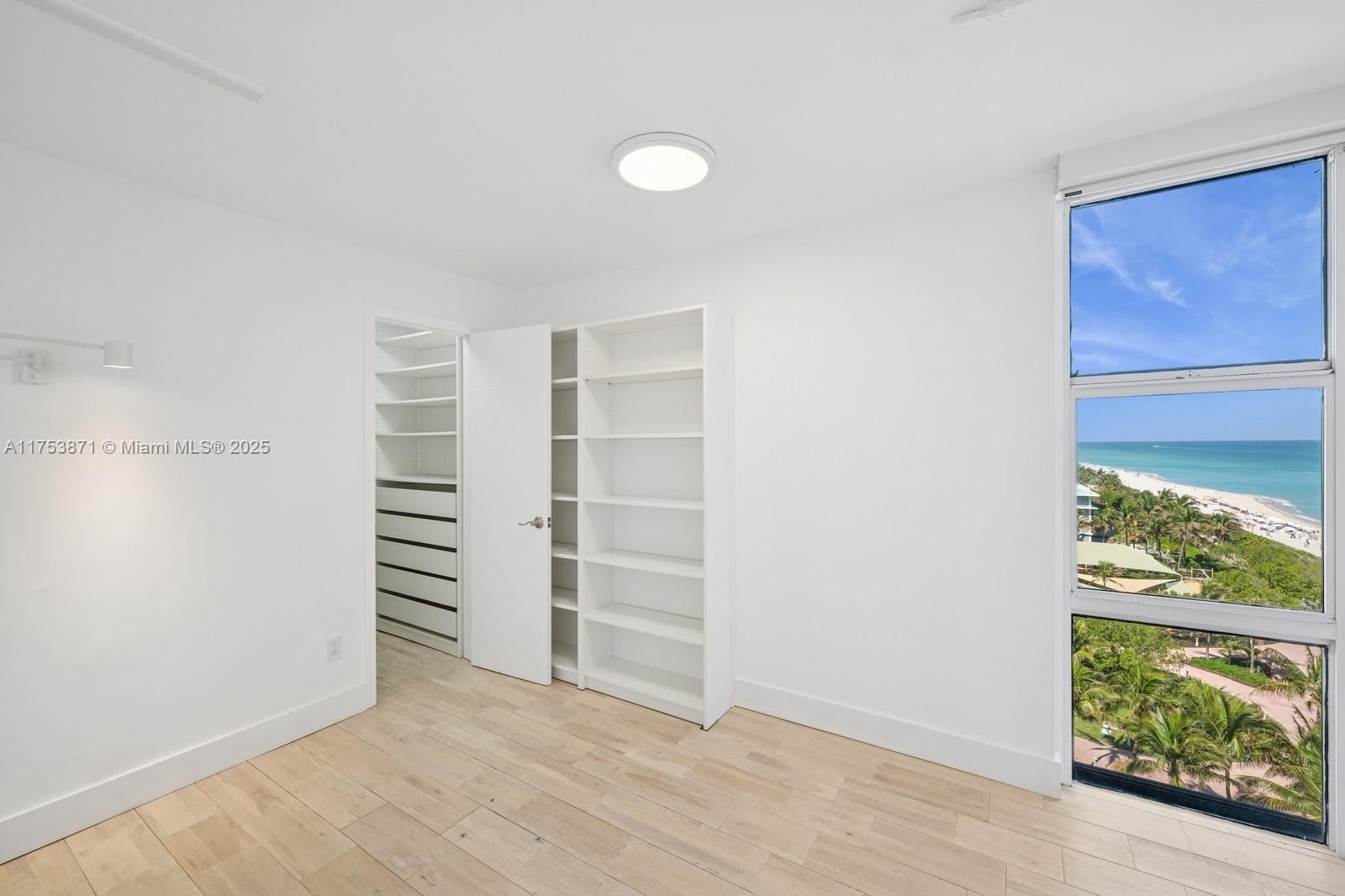 6423 Collins Ave # 1006