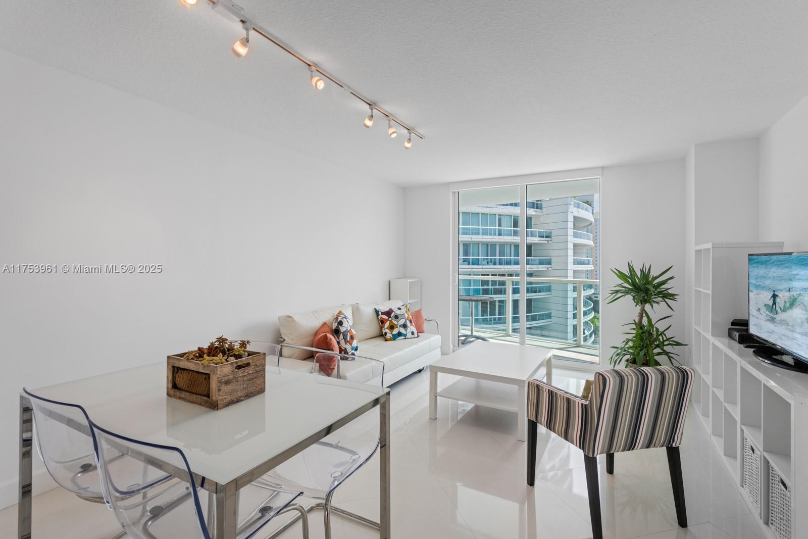 2101 BRICKELL AV # 1411