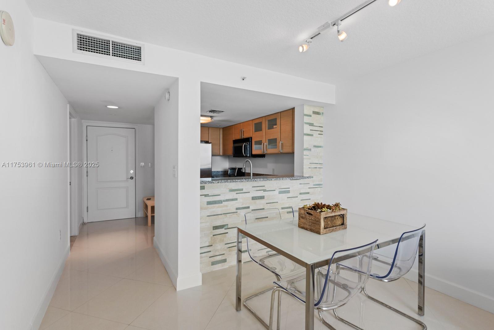 2101 BRICKELL AV # 1411