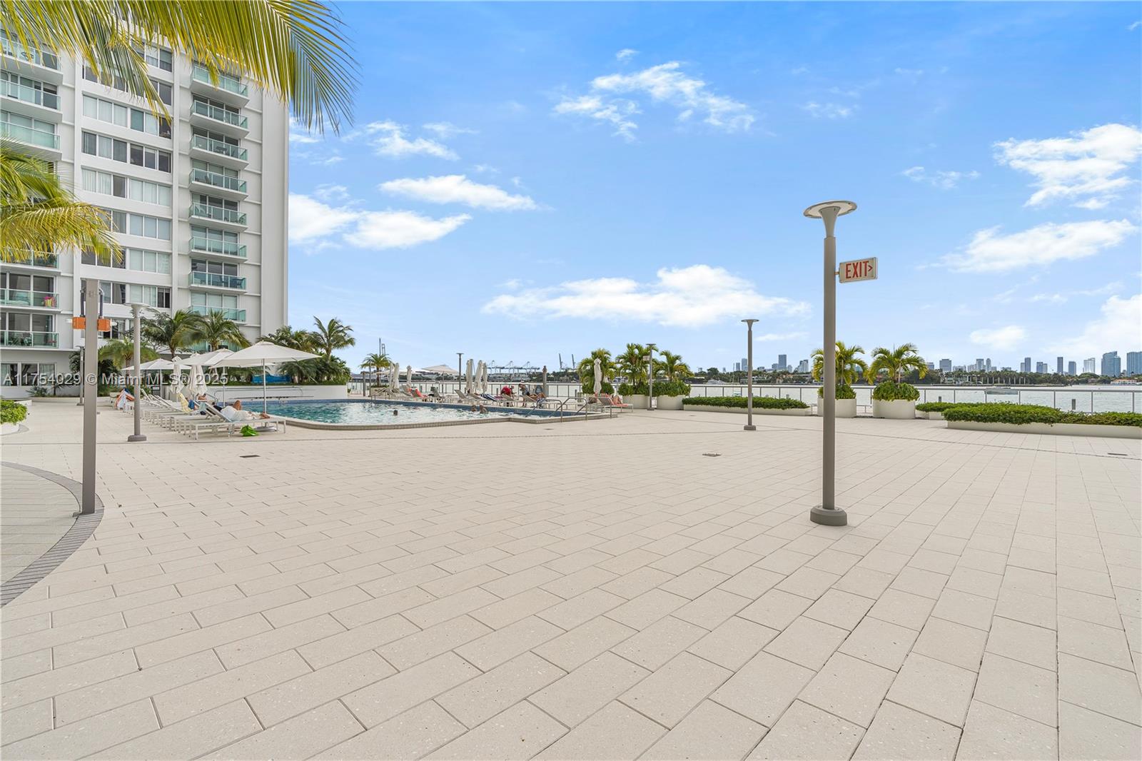 1000 West Ave # 330