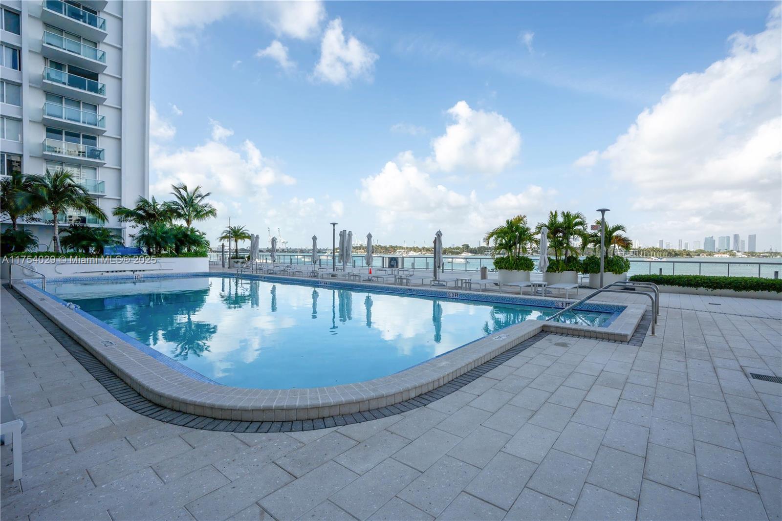 1000 West Ave # 330