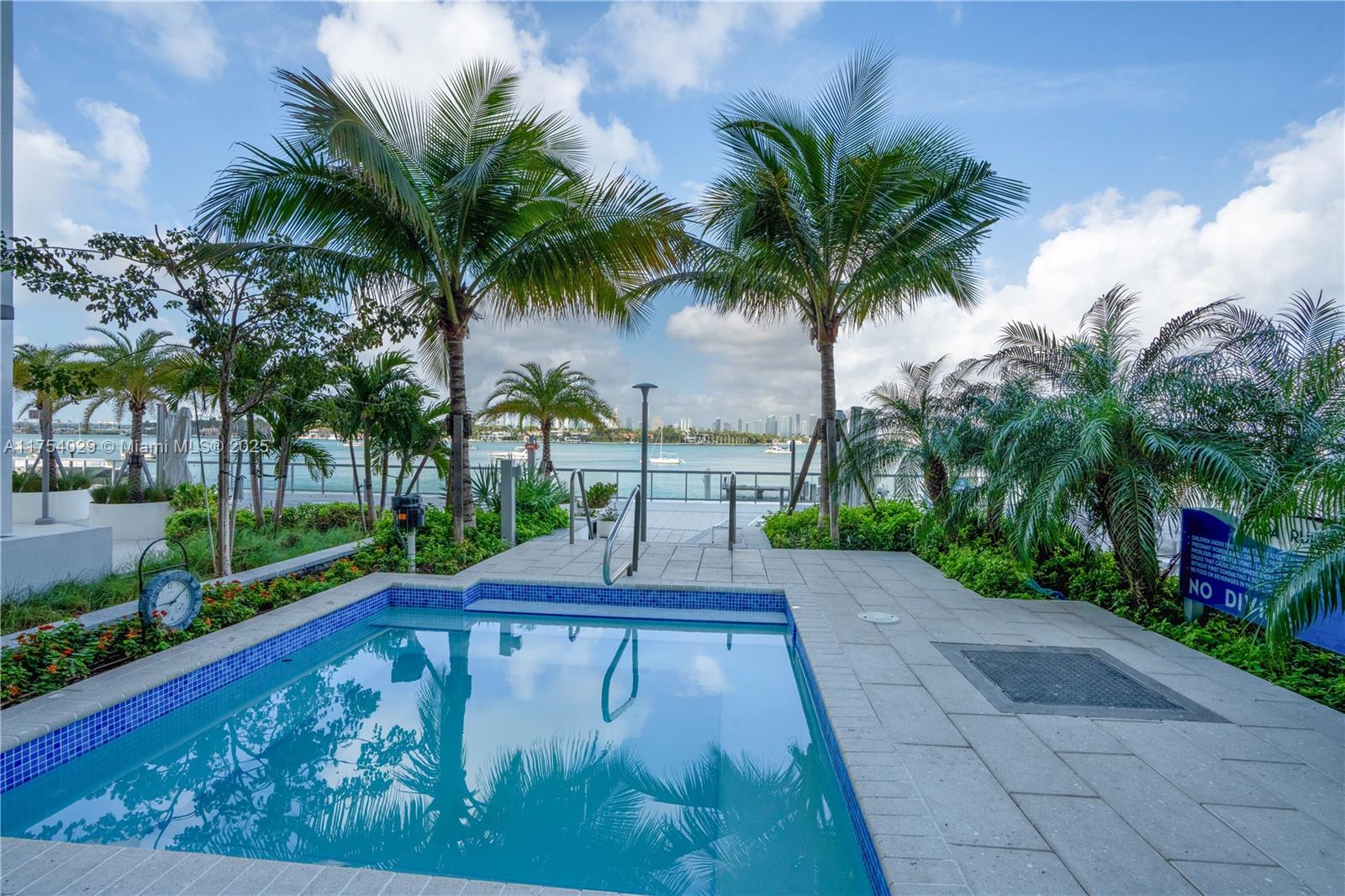 1000 West Ave # 330