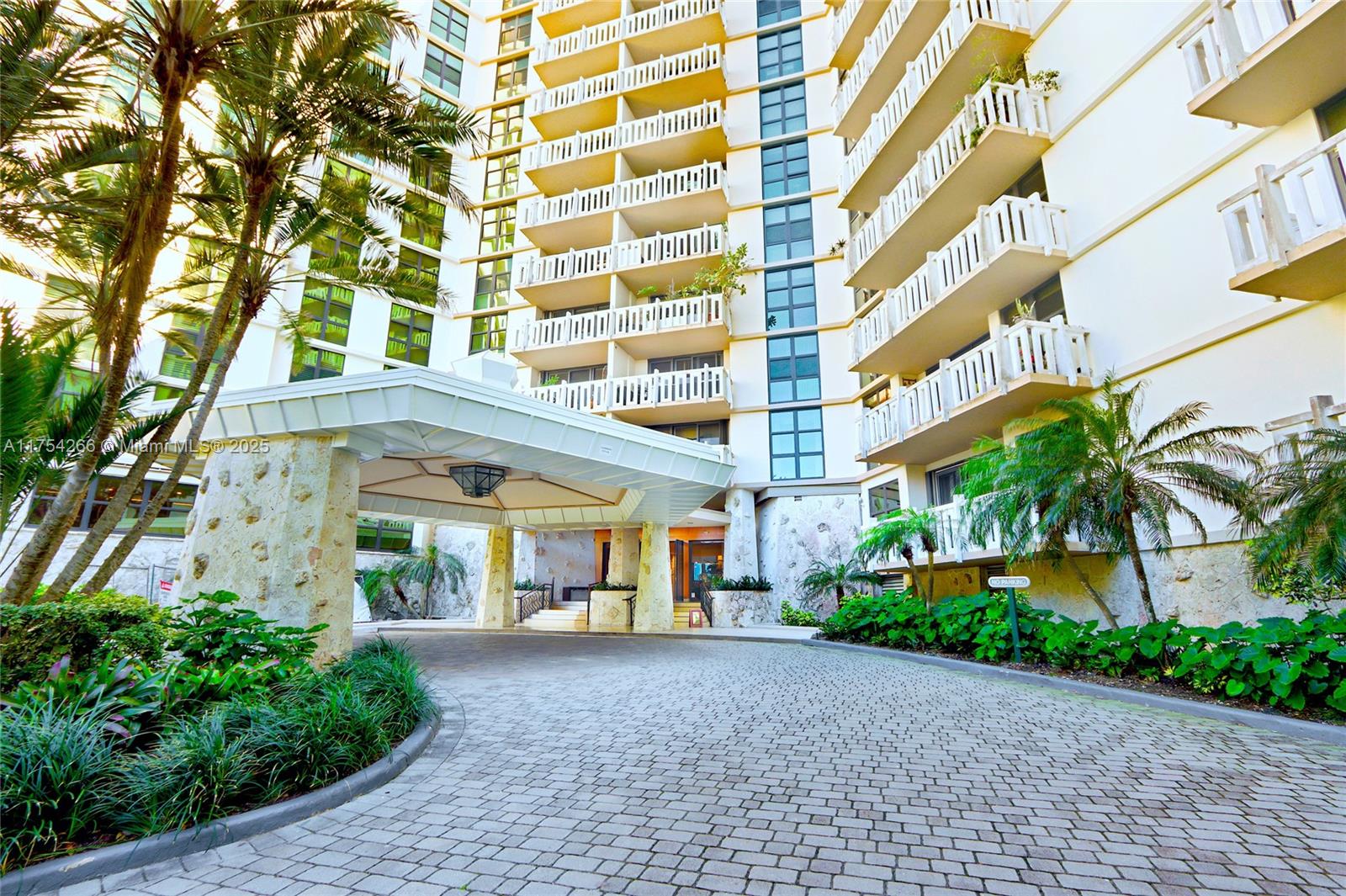 1121 Crandon Blvd # F903