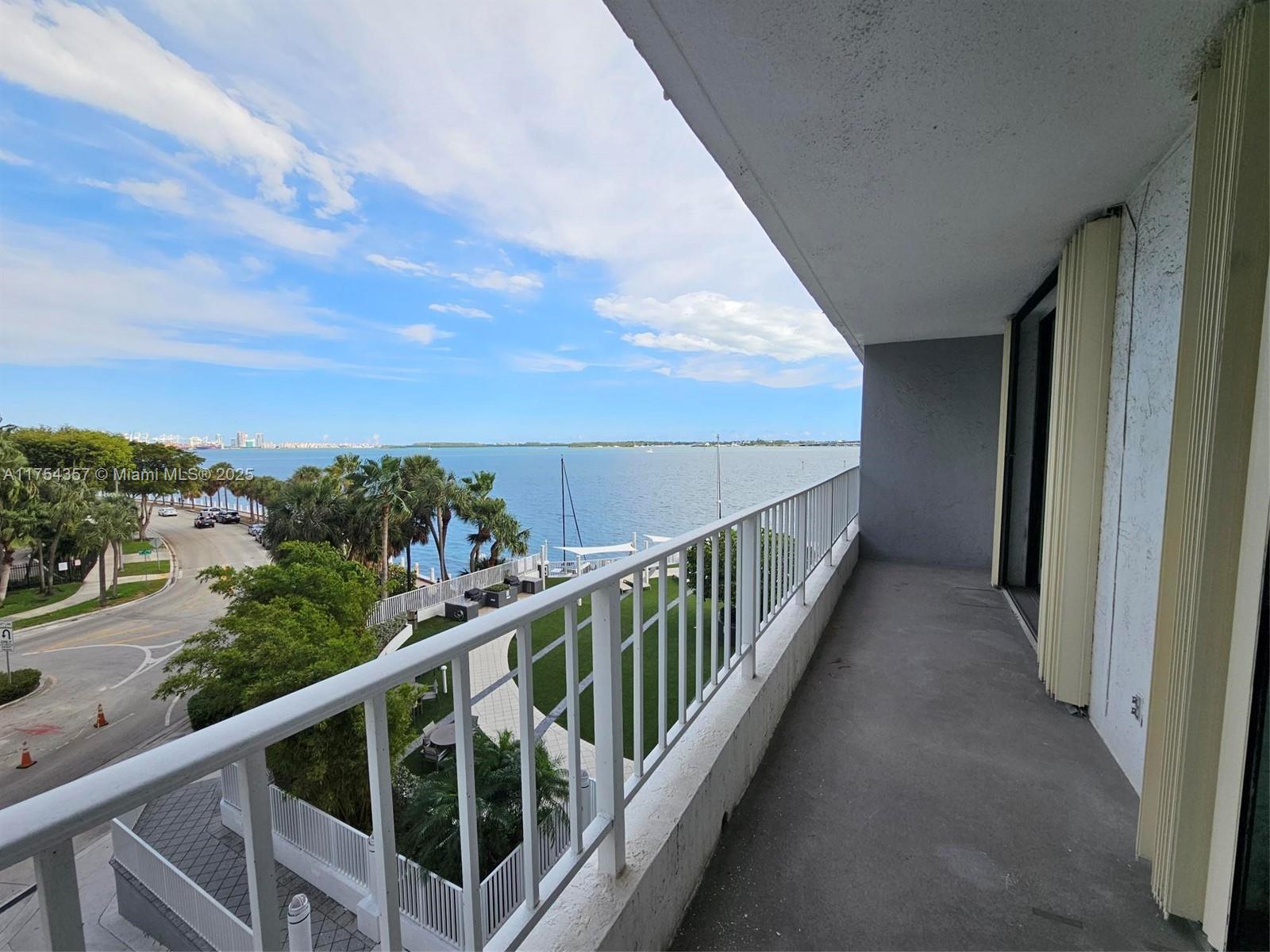 200 SE 15th Rd # 5E