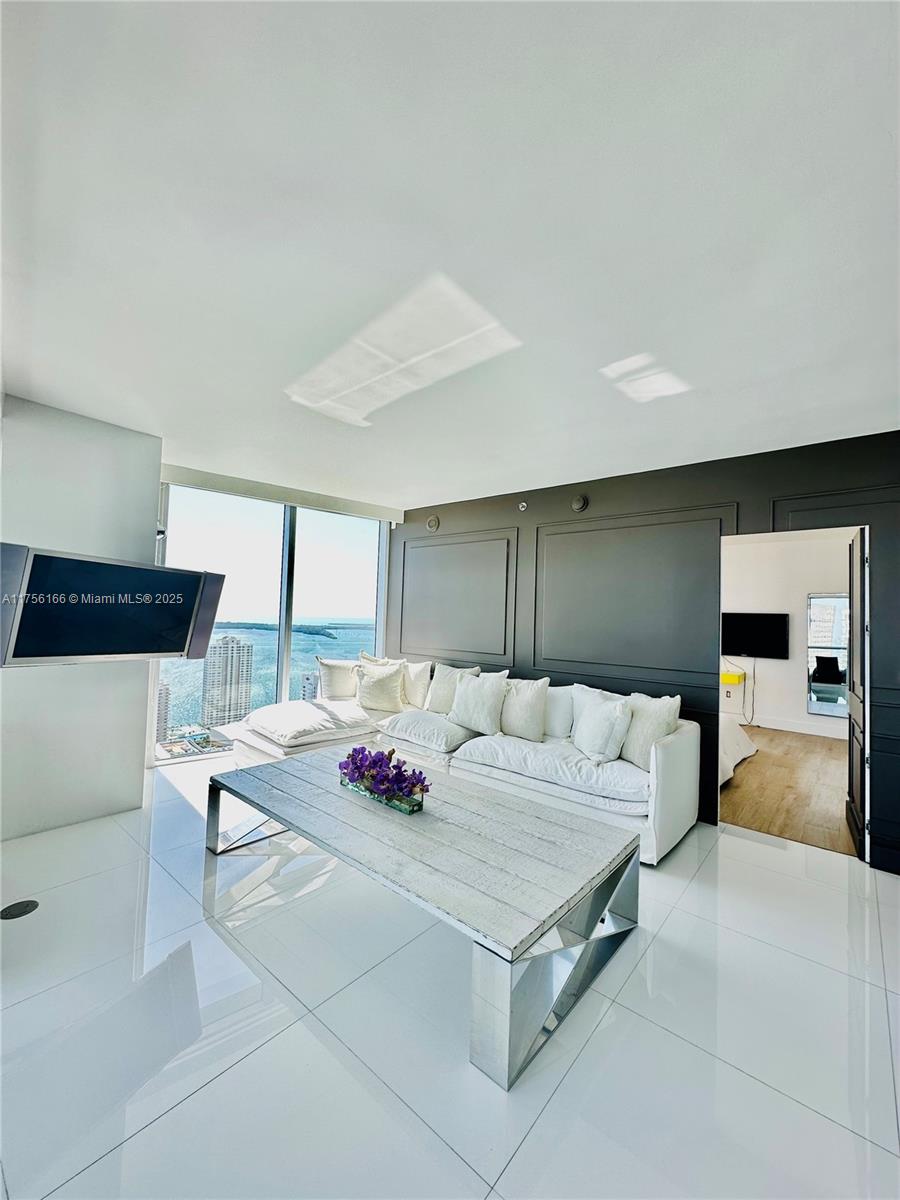 495 Brickell Ave # 4002