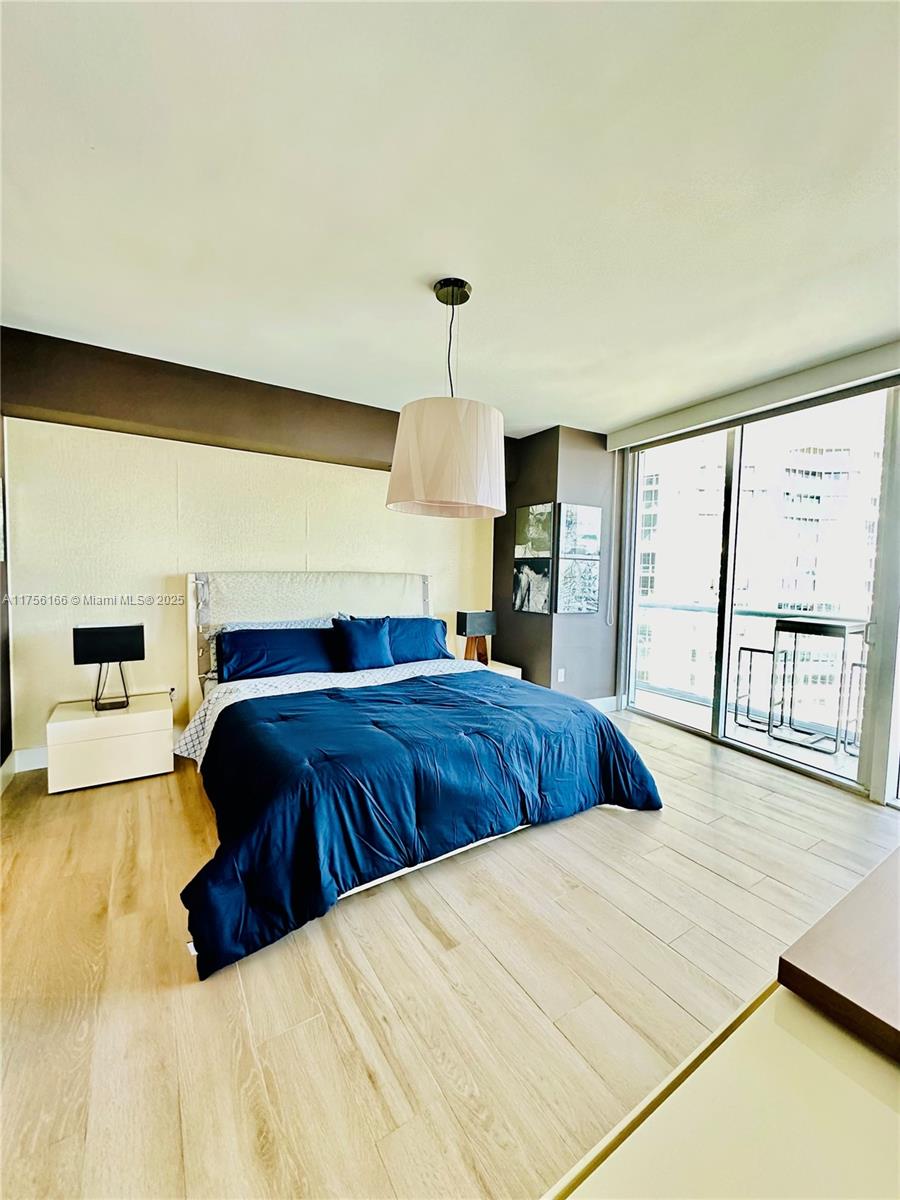 495 Brickell Ave # 4002