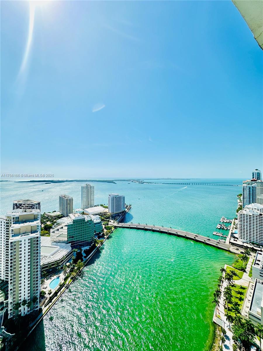 495 Brickell Ave # 4002