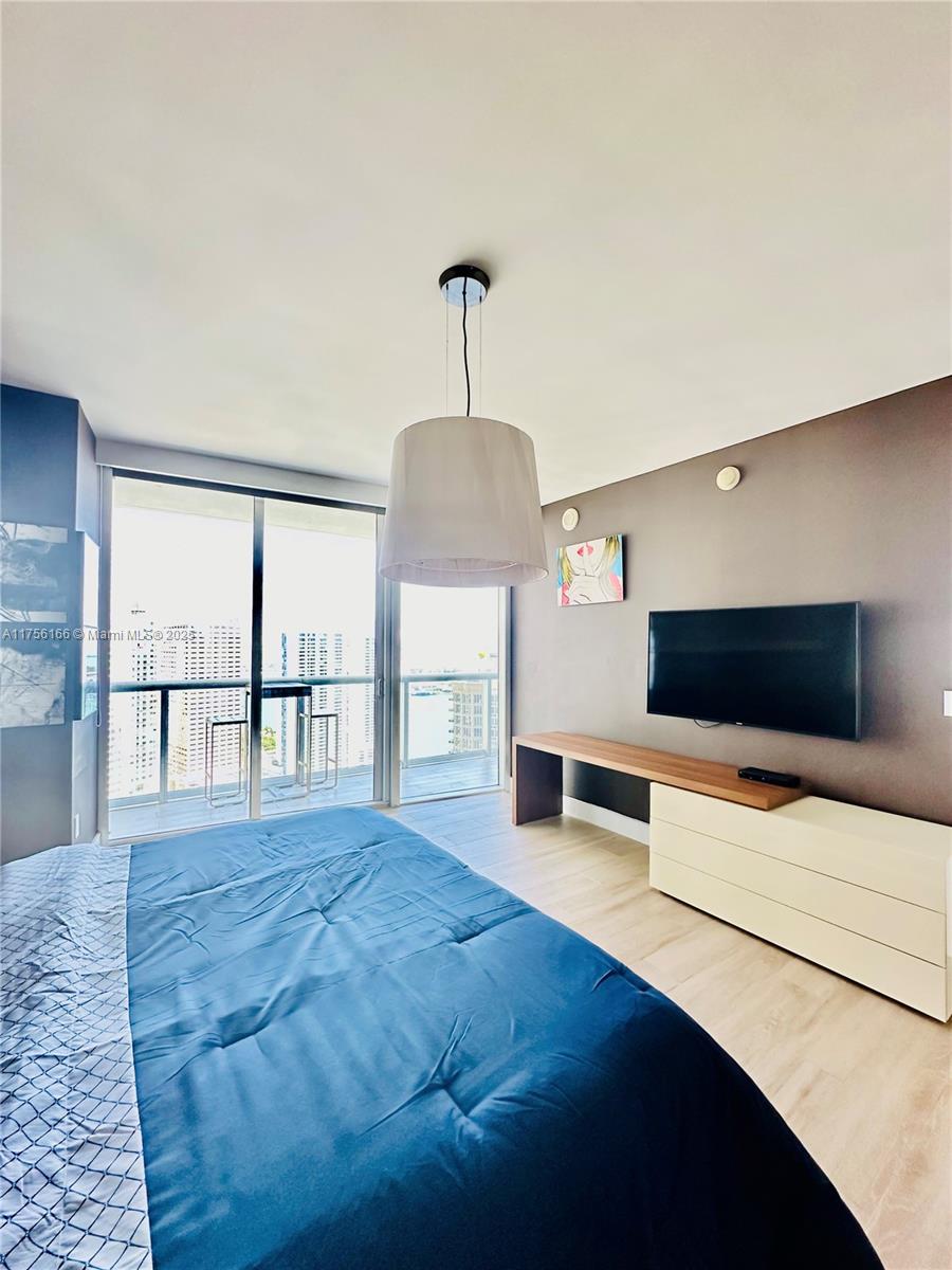 495 Brickell Ave # 4002