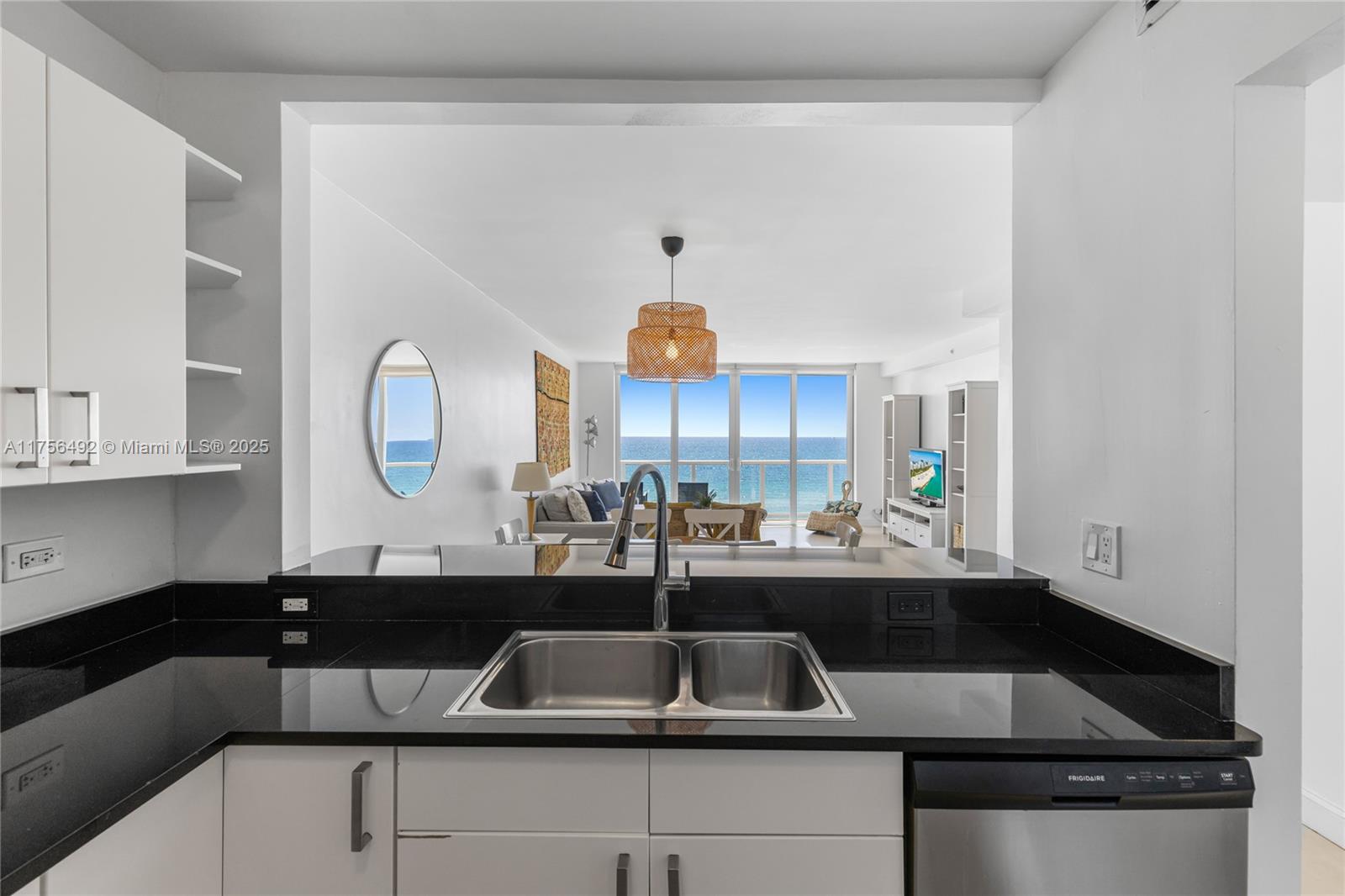 5601 Collins Ave # 812