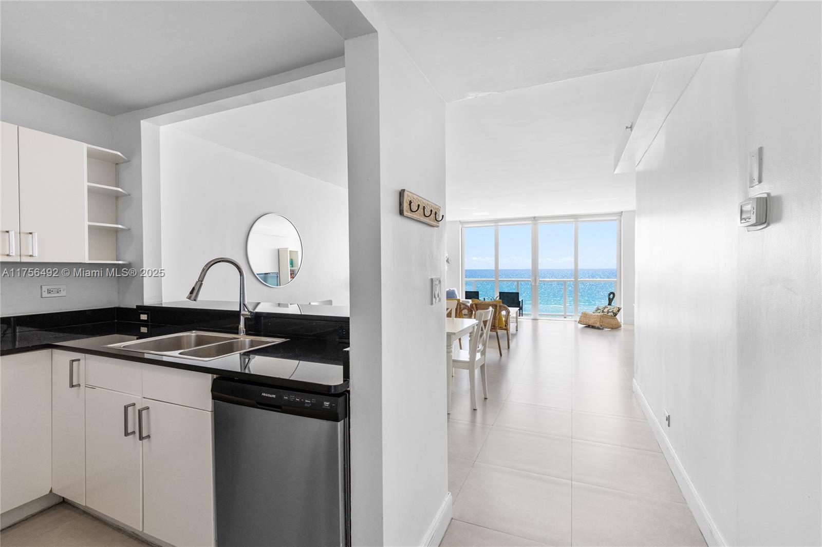 5601 Collins Ave # 812