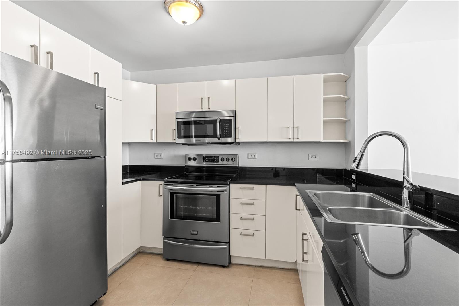 5601 Collins Ave # 812